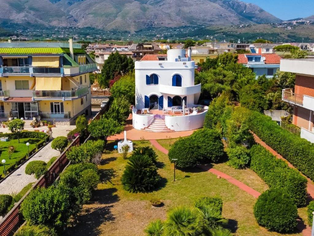 Villa a Formia in Via Lungomare Città di Ferrara, 27 - Foto 3