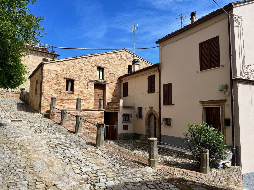 Casa indipendente a Montalto delle marche in Via Fabio Biondi, 7 - Foto 2