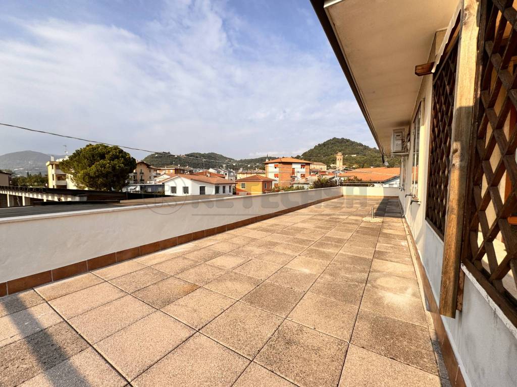 Appartamento a Castelgomberto in Via Trieste, 17 - Foto 2