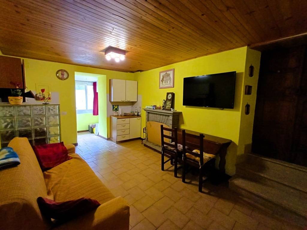 Appartamento a Caprarola in Via Raffaello - Foto 2