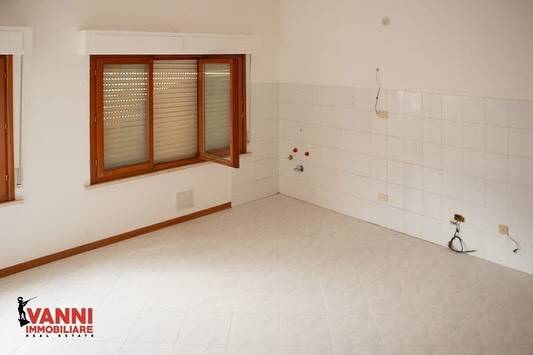 Appartamento a Cecina in Via Filippo Turati - Foto 2