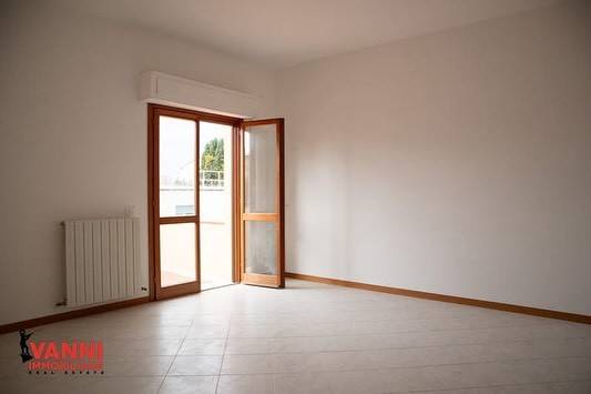 Appartamento a Cecina in Via Filippo Turati - Foto 4