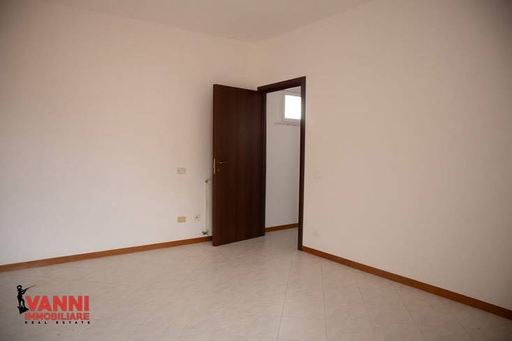 Appartamento a Cecina in Via Filippo Turati - Foto 5