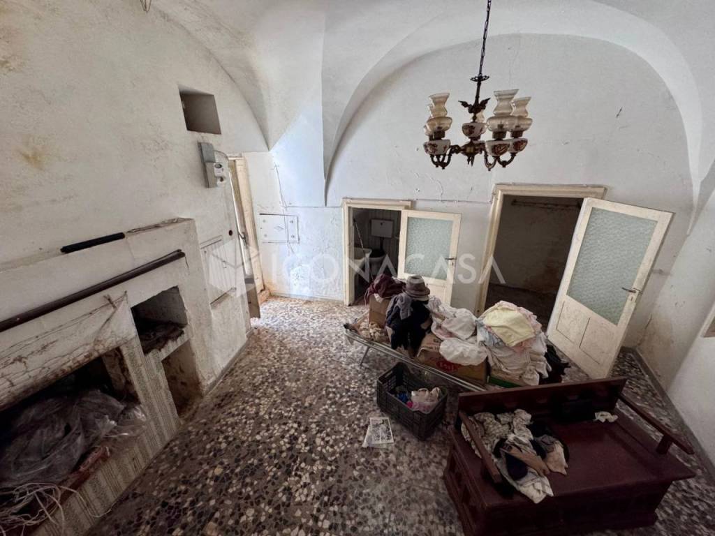 Casa indipendente a Ceglie messapica in Via Colucci Vico 1 - Foto 3