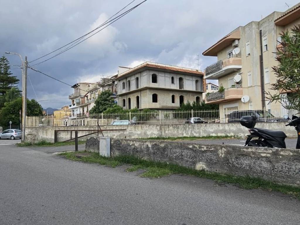 Palazzo / stabile a Taormina in Via Cannizzoli, 58 - Foto 3