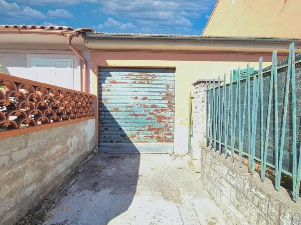 Casa indipendente a Pontedera in Via Tosco Romagnola, 19 - Foto 3