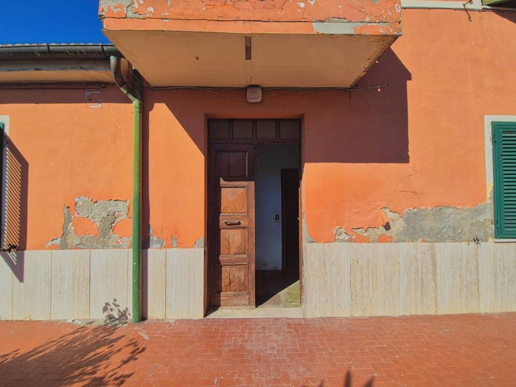 Casa indipendente a Pontedera in Via Tosco Romagnola, 19 - Foto 5
