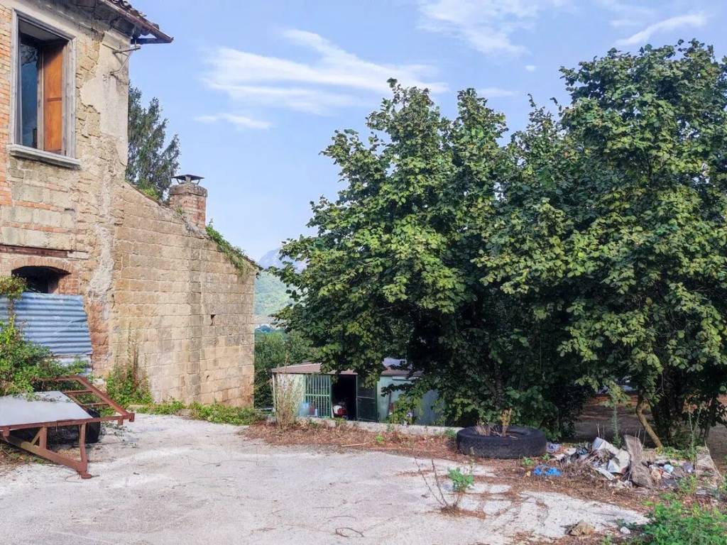 Rustico / casale a Avellino in Contrada Caselle S.N.C. - Foto 5