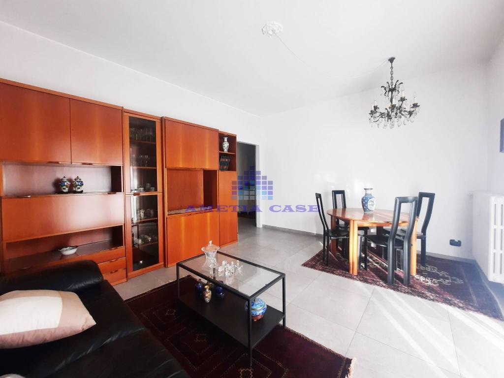 Appartamento a Paderno d'adda in Via L. Gasparotto - Foto 2