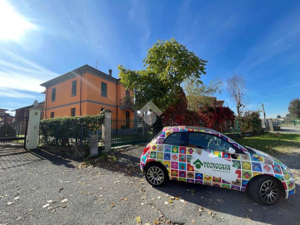 Casa indipendente a Rivanazzano terme in Viale Cristoforo Colombo, 16 - Foto 2