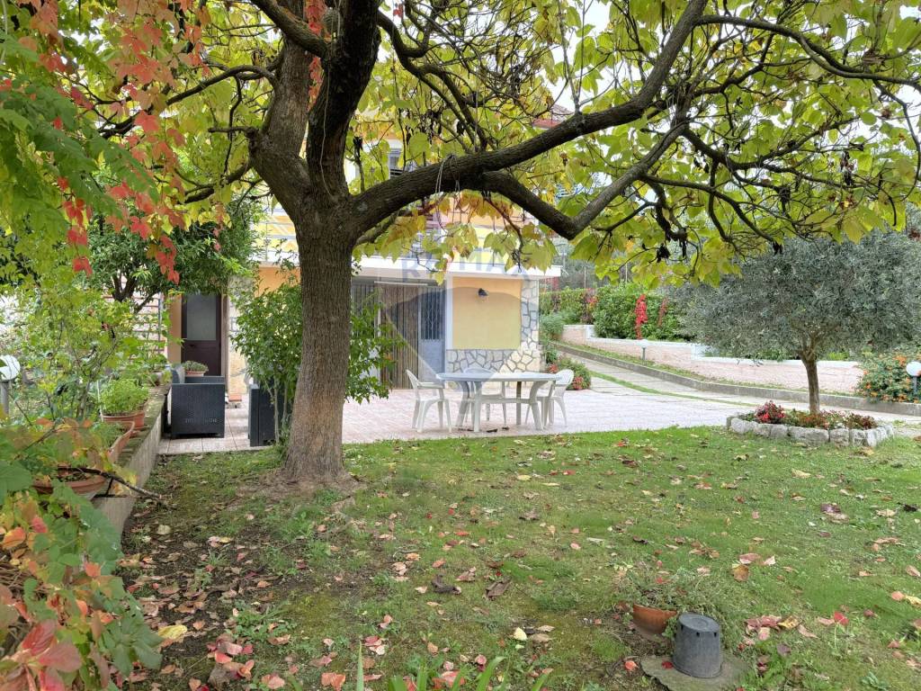 Villa a Alife in Via Fontanelle, 19 - Foto 2