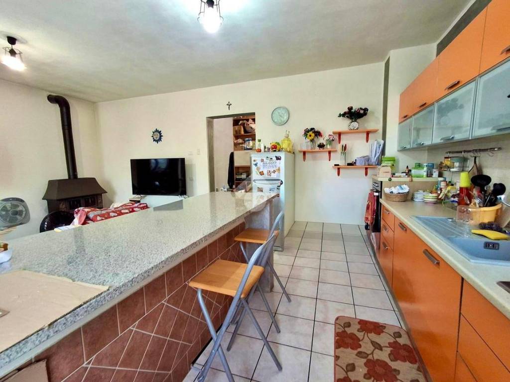 Casa indipendente a Fiorenzuola d'arda in Località S. Protaso, 137 - Foto 2