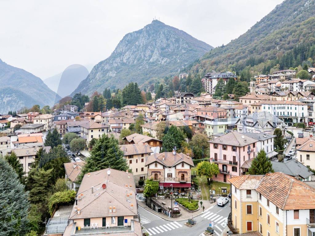 Appartamento a Barzio in Via Martiri Patrioti Barziesi, 6 - Foto 2