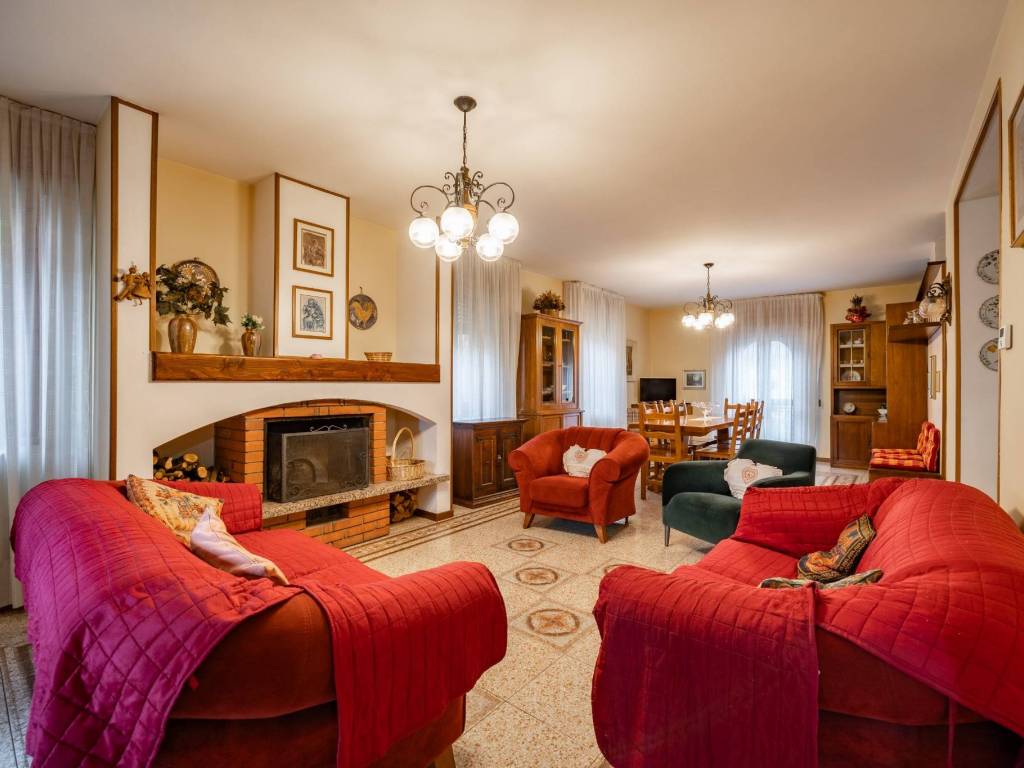 Appartamento a Barzio in Via Martiri Patrioti Barziesi, 6 - Foto 4