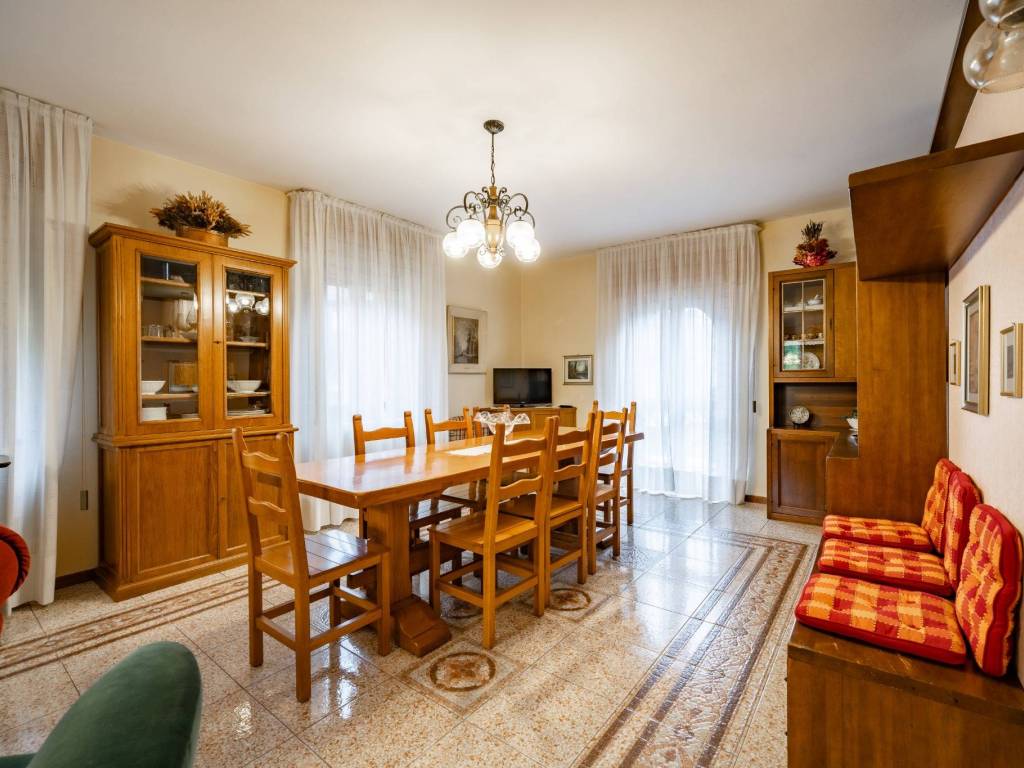 Appartamento a Barzio in Via Martiri Patrioti Barziesi, 6 - Foto 5