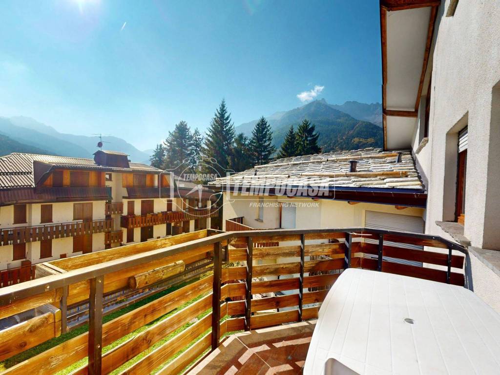 Appartamento a Bardonecchia in Via Montello 61 - Foto 2