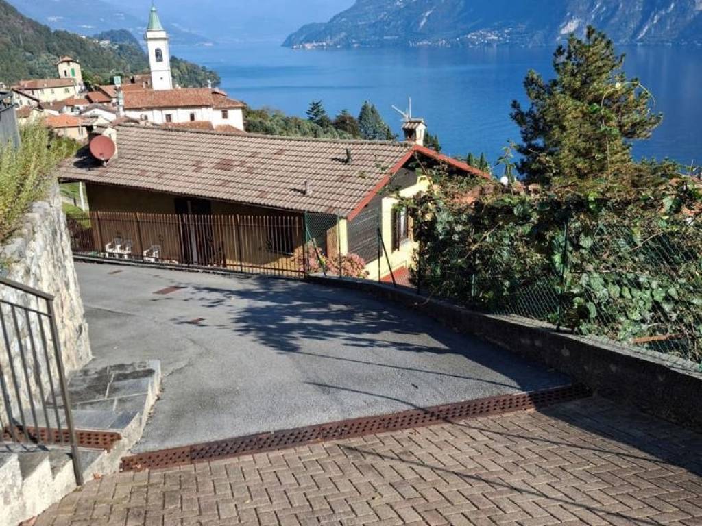 Villa a Oliveto lario in Viale Sant' Ambrogio, 2 - Foto 5