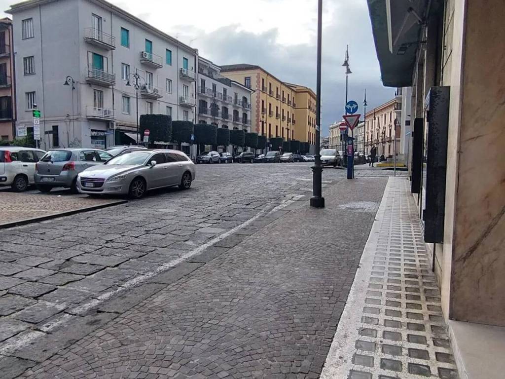 Immobile a Avellino in Piazza Garibaldi S.N.C. - Foto 2