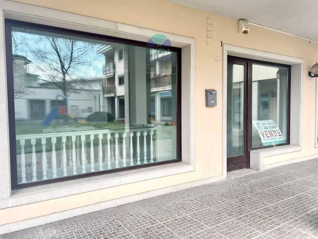 Immobile a Ronchi dei legionari in Piazza Guglielmo Oberdan No Number - Foto 2