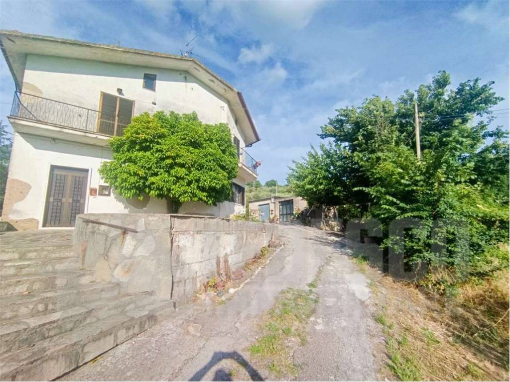 Casa indipendente a San lorenzello in VIA COLLE CALCE FORESTA - Foto 3