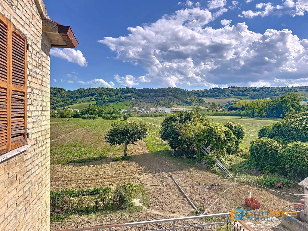 Rustico / casale a Altidona in Contrada Carbuccio, 39 - Foto 2