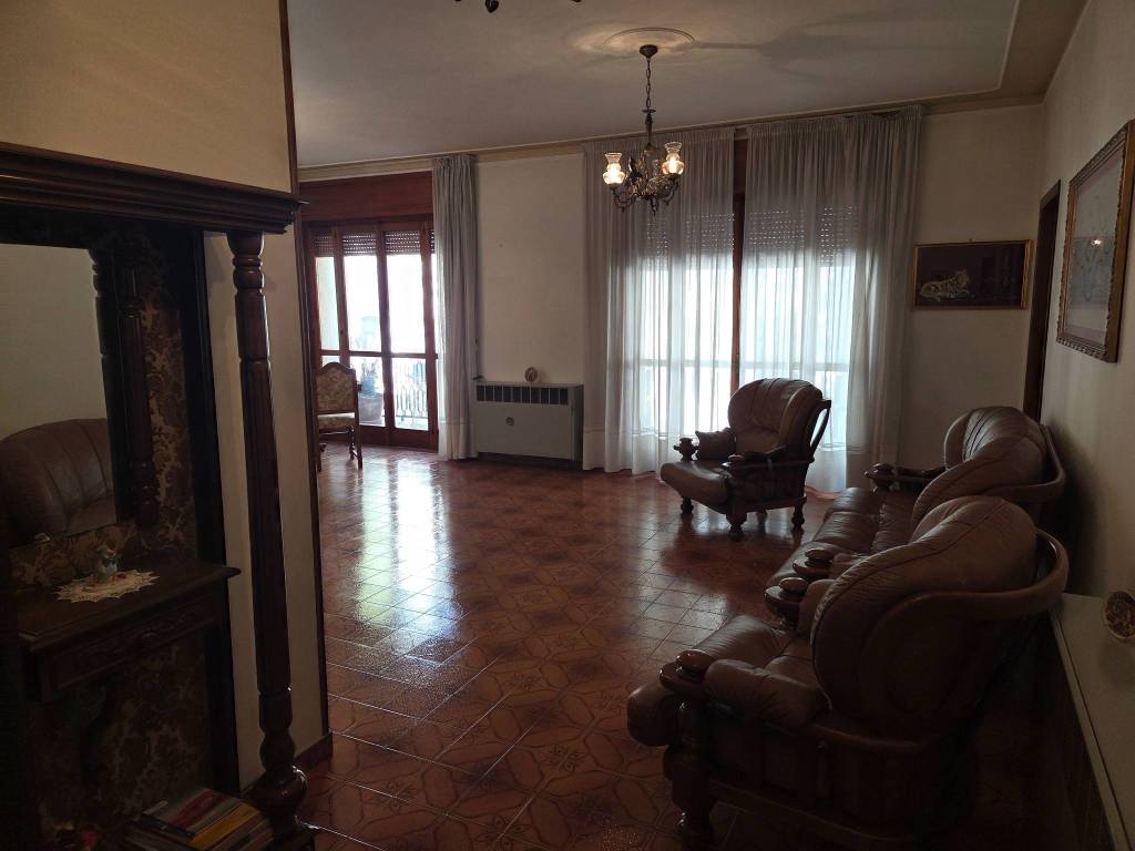 Appartamento a Parabita in Via Napoleone Bonaparte - Foto 4