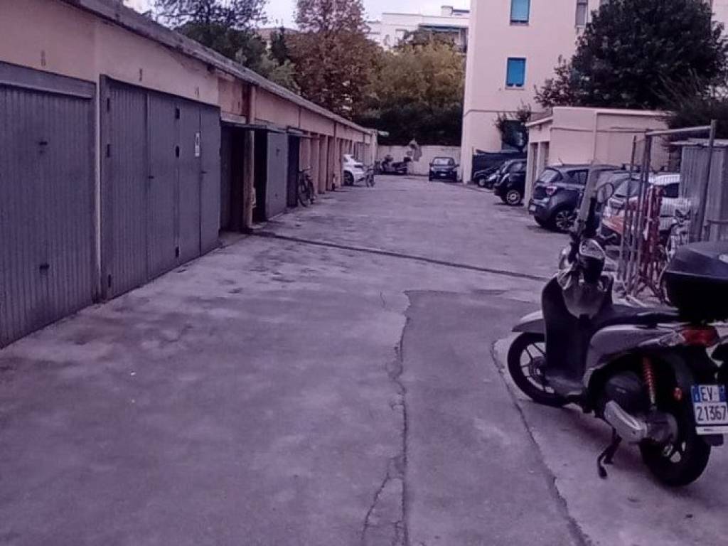 Box / garage a Livorno in Viale Goffredo Mameli - Foto 3