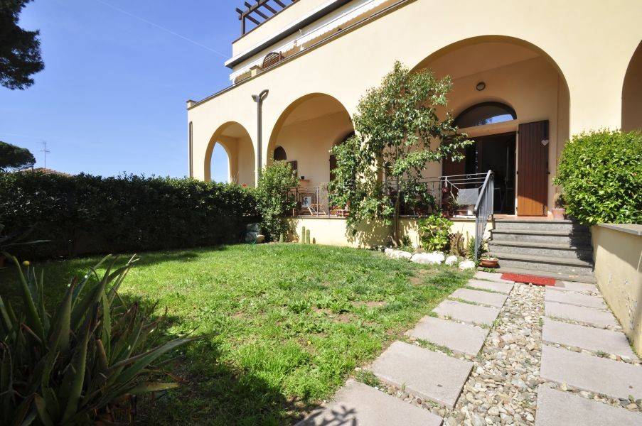 Appartamento a Campiglia marittima in Via della Repubblica - Foto 2