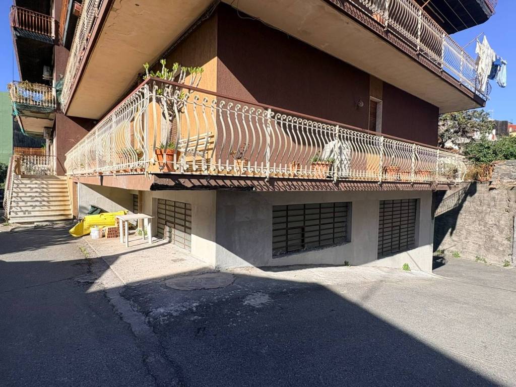 Appartamento a Acireale in Via Vittorio Emanuele III, 155 - Foto 2