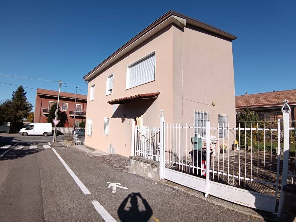 Casa indipendente a Gazzola in Via Roma, 51 - Foto 2