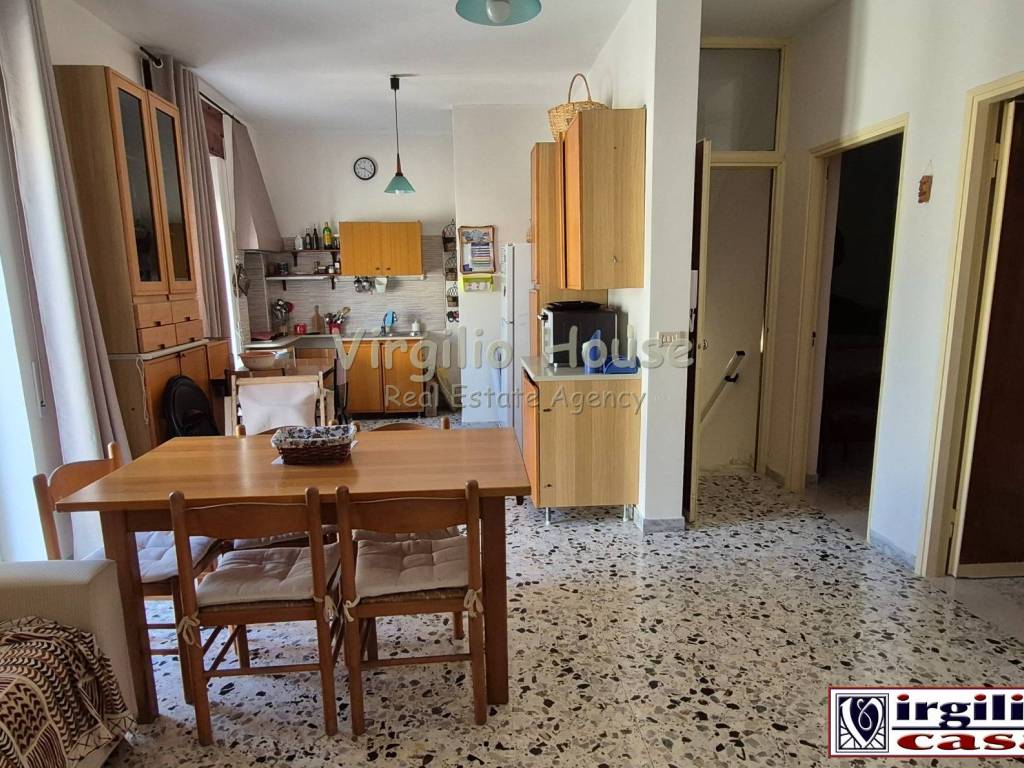 Casa indipendente a Ostuni in Viale Campania - Foto 2