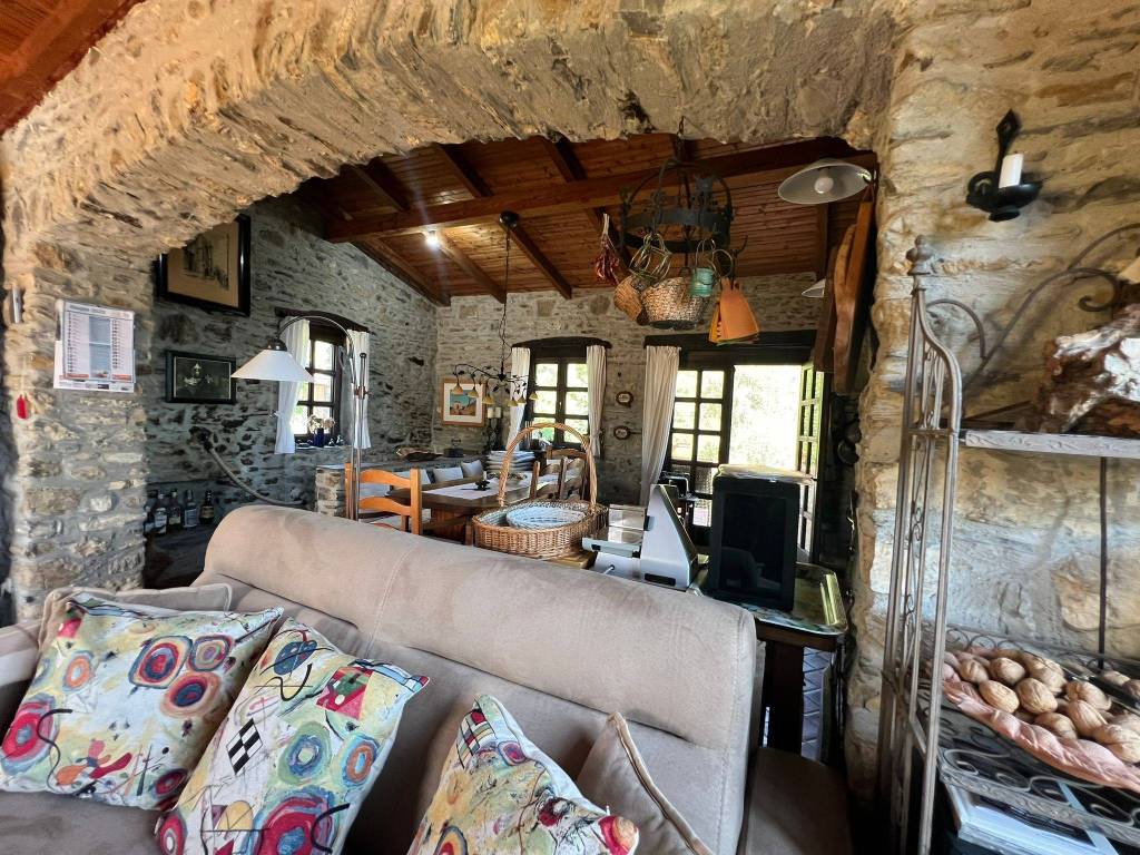 Rustico / casale a Testico in Piazza 4 Novembre - Foto 2