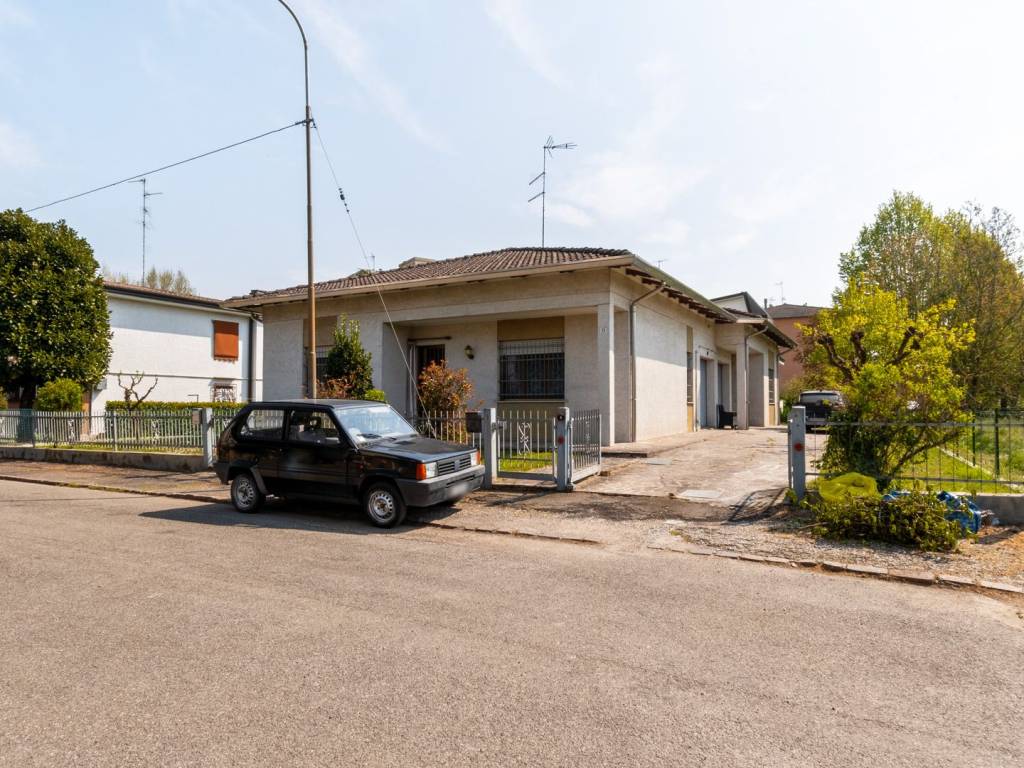 Appartamento a Novi di modena in Viale Giuseppe Di Vittorio - Foto 2