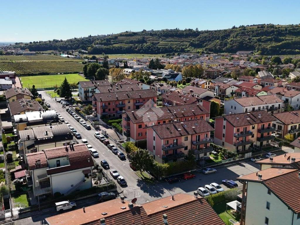 Appartamento a Lavagno in Via Gianfranco Miglio, 7 - Foto 4