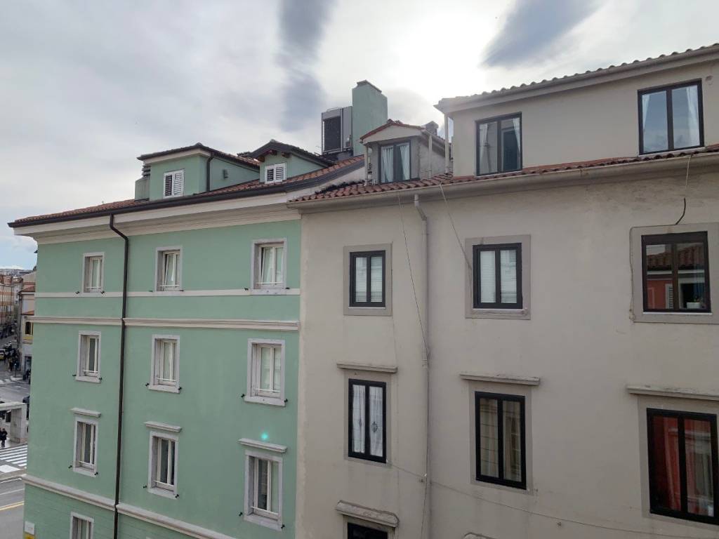 Attico / mansarda a Trieste in Via Giuseppe Mazzini, 46 - Foto 5