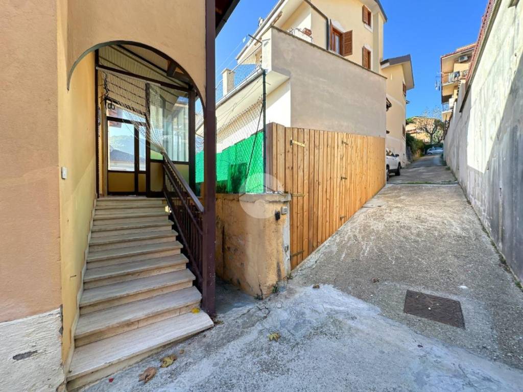 Casa indipendente a Monte porzio catone in Via Aldo Moro, 30 - Foto 3