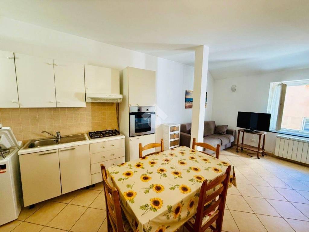 Appartamento a Albissola marina in VIA FERDINANDO ISOLA, 18 - Foto 4