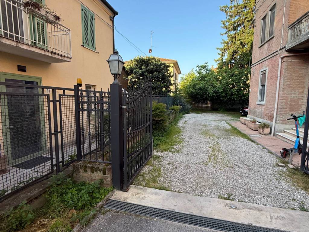 Box / garage a Ferrara in Via Luigi Parmeggiani, 21 - Foto 5