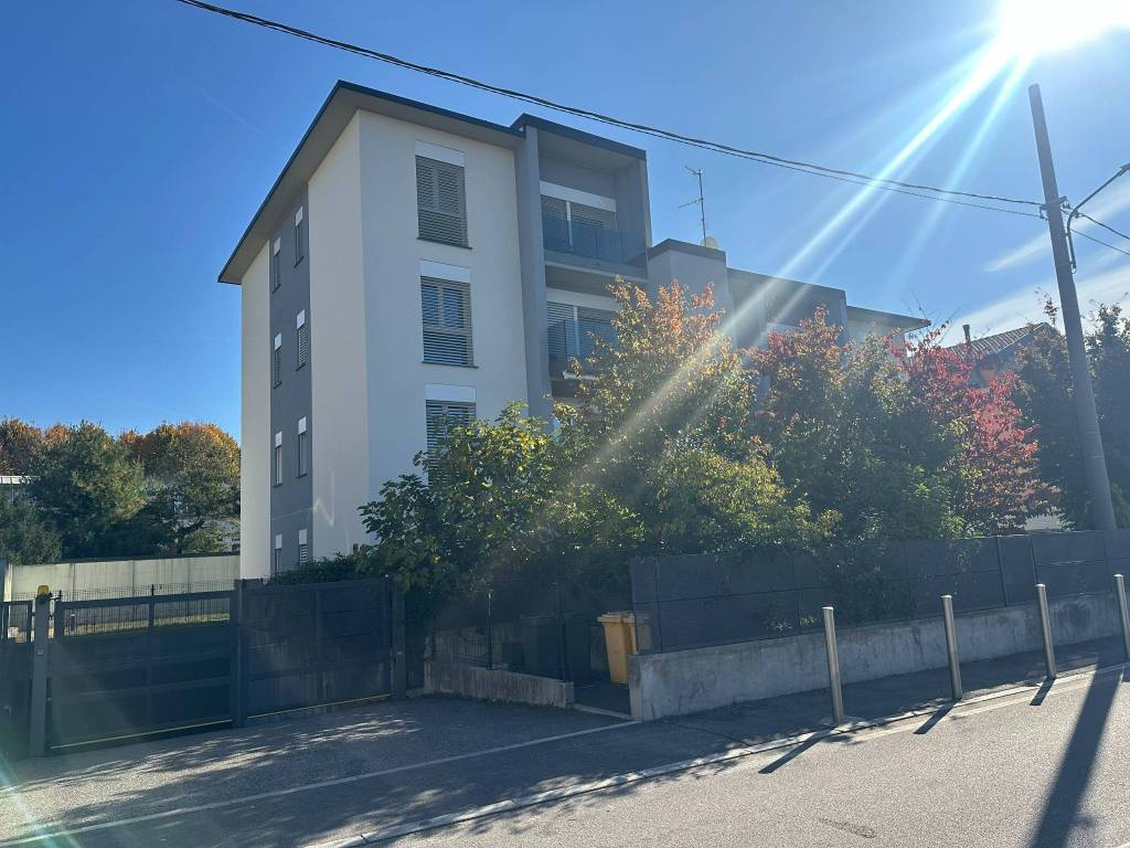Appartamento a Saronno in Via Giovanni Amadeo - Foto 2