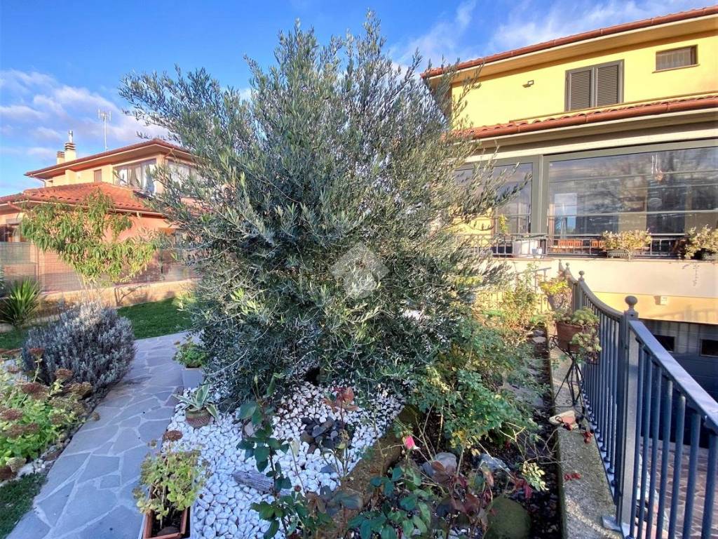 Villa a Capodimonte in Strada Montecchio Scomparti, 1 - Foto 3