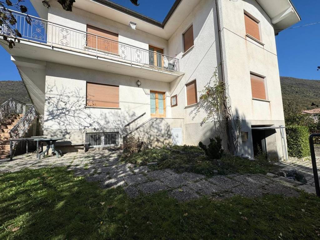 Casa indipendente a Revine lago in Via Carpenè, 39 - Foto 3
