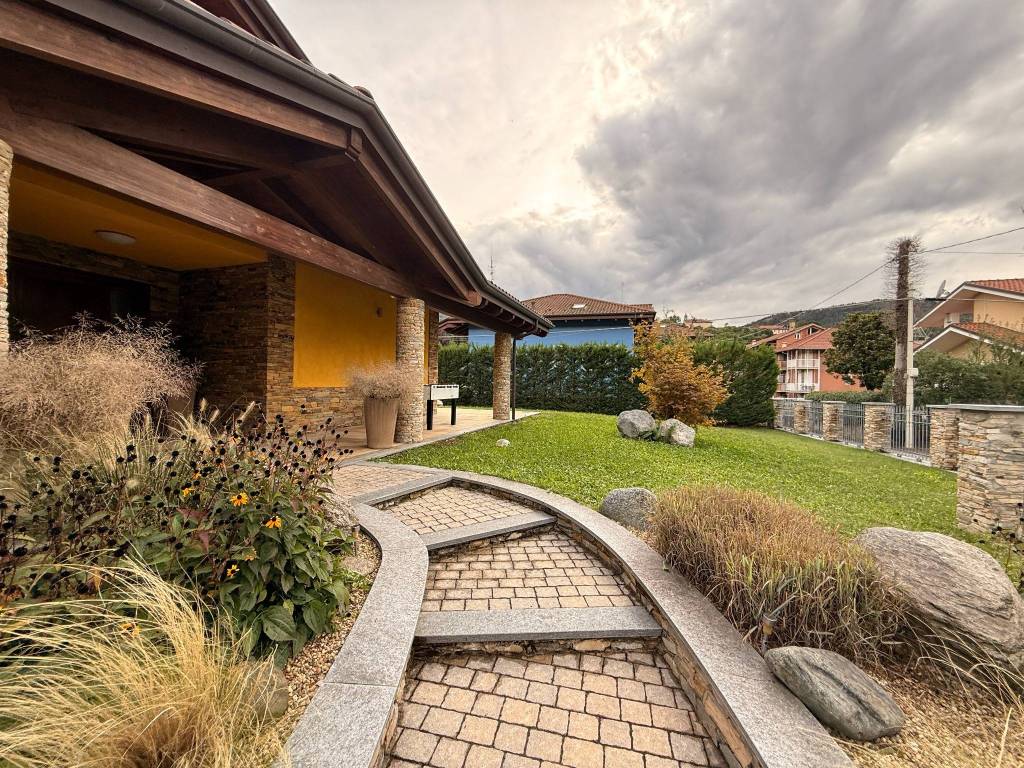 Villa a Lanzo torinese in Via Aymone di Challant, 17 - Foto 3