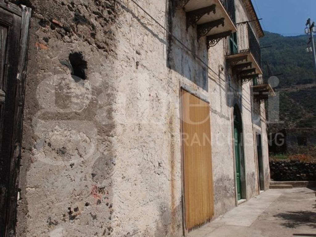 Casa indipendente a Leni in Via San Giuseppe, 30 - Foto 2