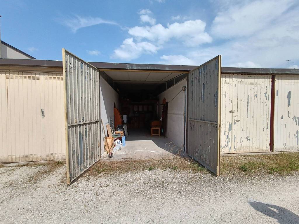 Box / garage a Ferrara in Via Modena - Foto 3