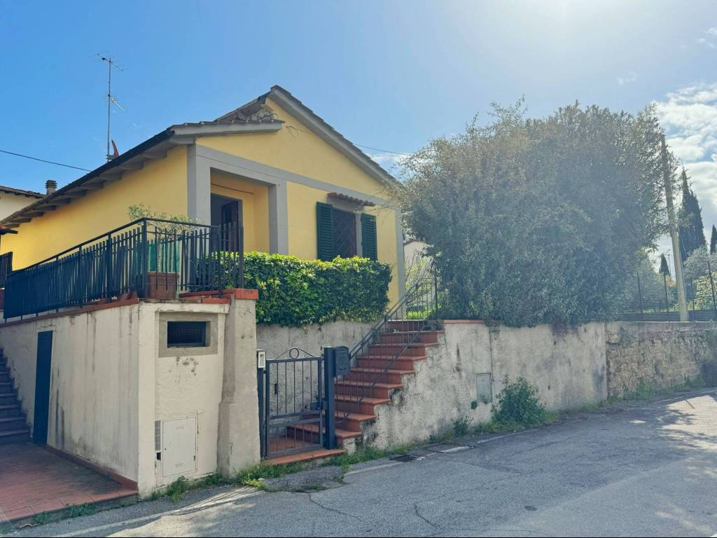 Casa indipendente a Poggio a caiano in Via Ambra - Foto 3
