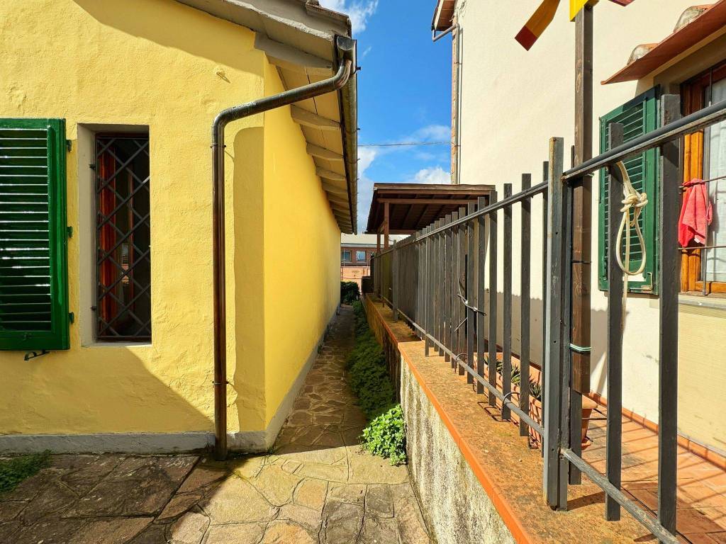 Casa indipendente a Poggio a caiano in Via Ambra - Foto 5