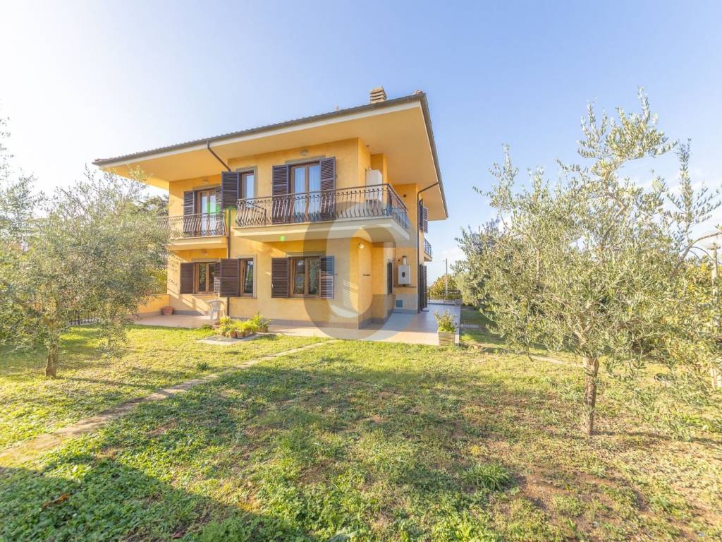 Appartamento a Grottaferrata in Via Montiglioni, 90 - Foto 2