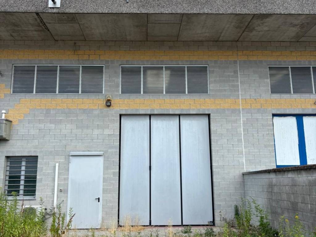Immobile a Trecate in Strada Privata Thomas Alva Edison, 22 - Foto 2