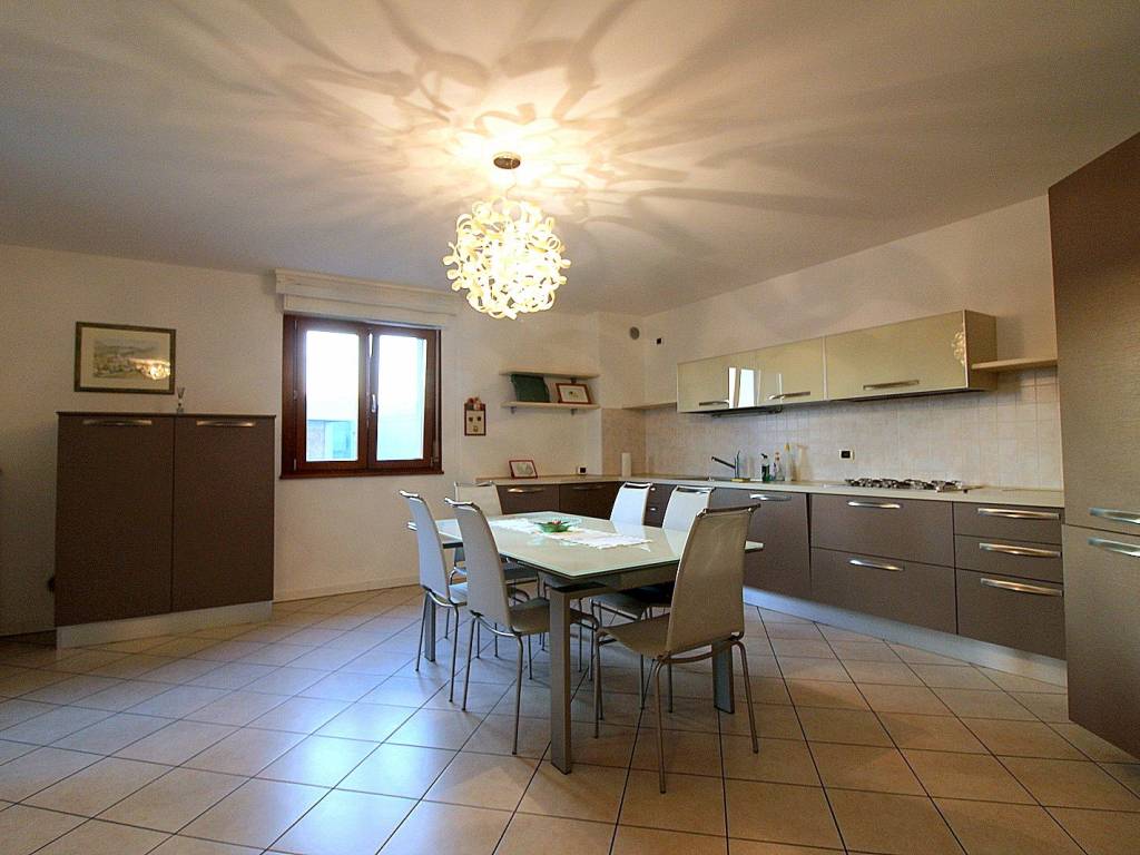 Appartamento a Tavagnacco in Piazza Indipendenza - Foto 4