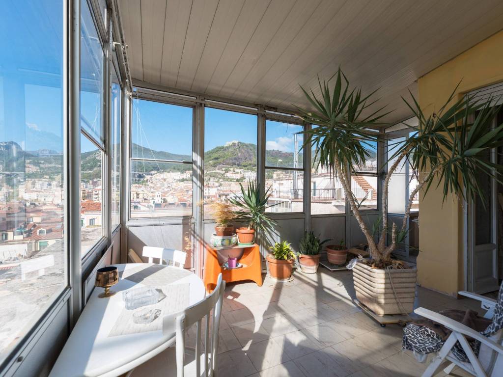 Attico / mansarda a Salerno in Corso Vittorio Emanuele, 203 - Foto 5